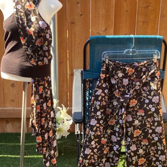 New York and Company Tops - Mocha Brown Floral Top and Crop Pants